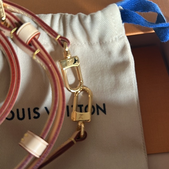 ✨Like new Louis Vuitton strap. Never used. - Picture 2 of 3